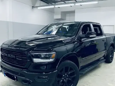 Detailarbeit an der Fahrzeugfront