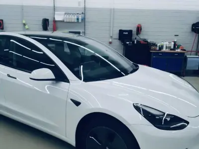 Moderne Fahrzeuge in der Aufbereitung